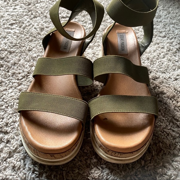 Steve Madden Green Bandi Platform Sandal - Picture 5 of 10